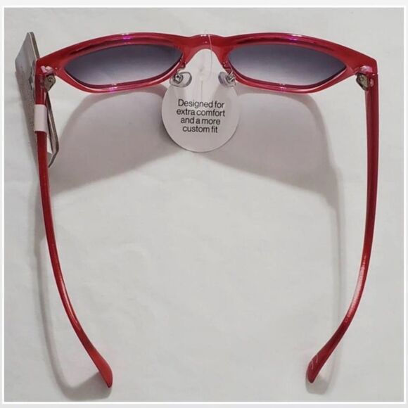 New Foster Grant Sunglasses Ladies OS Red Cat Eye NWT - Picture 13 of 16